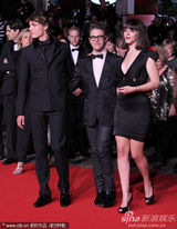 幻灯图集：《爱，幻想》首映 80后小导演征服戛纳