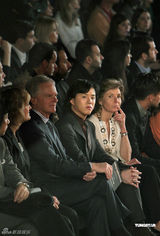 组图：钢琴王子李云迪帅气亮相时装秀