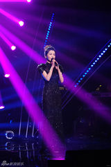 组图：张瑞希首唱黄梅戏 秀中文获郭德纲称赞