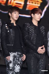 高清图：韩国五大组合天团开唱 SJ压轴掀高潮 