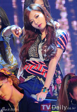 组图：泰蒂徐《M！Countdown》热辣夺冠 Apink回归