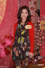 高清图：阿Sa(蔡卓妍)揭幕琉璃展 被预测三十岁当妈妈