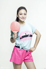 组图：樊蕊拍乒乓球写真 自信笑容清纯魅力