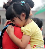 组图：姚明可爱女儿曝光 三岁小萝莉个头高