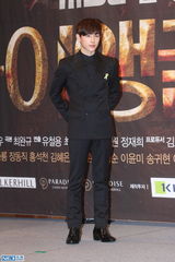 独家高清：金在中林时完帅气宣传《Triangle》