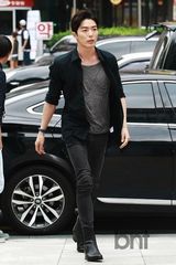 组图：任瑟雍金材昱等潮装出席品牌新品发布会