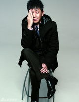 组图：潘粤明型男示人 霸气外露受追捧