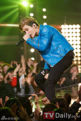 组图：Davichi打榜夺冠 SHINeeInfinite拼人气