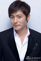 组图：章子怡张东健多伦多拍写真展魅力