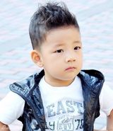 组图：石头可爱幼时照 纯爷们儿也可以这么萌