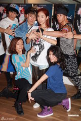 组图：薛凯琪为个唱卖力排舞挑战难度