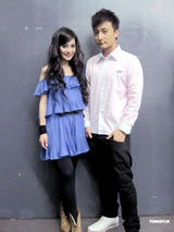 幻灯图：阿娇自封专业演员 与方力申合作有感觉 