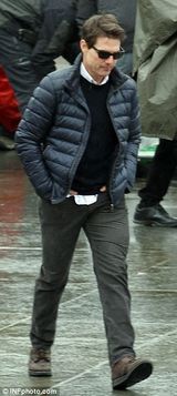 组图：汤姆-克鲁斯新片场面壮观 穿军装霸气外露