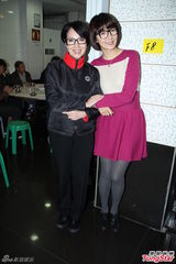 组图：钟嘉欣田蕊妮庆TVB《巨轮》杀青