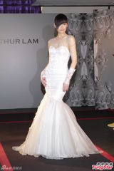 组图：林莉急嫁不排斥外国男 为四川灾民求帮助