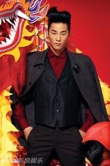 组图：超模李振龙年新春大片出炉 贺时装周好成绩