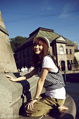 组图：姚笛日本街头写真曝真性情