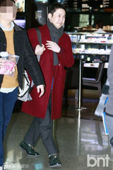 组图：申东烨收美国《SNL》节目邀请出国