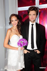 组图：Jessica C.蜡像揭幕 大赞男友是理想对象