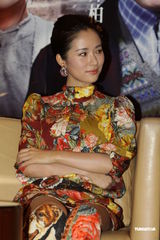 组图：刘青云宣传频耍宝 江一燕靓丽现身不慎走光