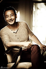 组图：刘牧写真大展怀旧风  酷似老电影展现熟男魅力