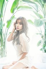 组图：韩国女艺人韩素英梦幻杂志写真曝光