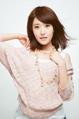 组图：徐子淳发最新写真 香草美人温婉清新