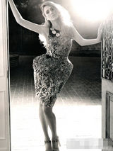 组图：杰西卡-阿尔芭复古大片冷艳 秀性感蛮腰