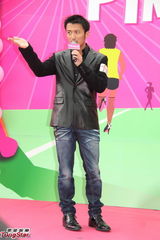 组图：容祖儿否认崩溃不恨何韵诗 谢霆锋现身力挺