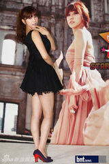 组图：韩车模具智星写真发布会秀傲人身材