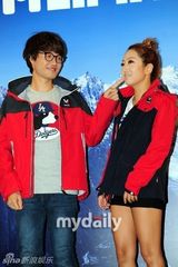 组图：韩星崔允英李基宇等出席户外品牌开业式