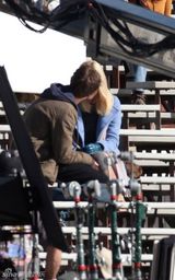 高清组图：新《蜘蛛侠》热拍 新英雄热吻小爱人