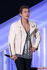 组图：SJ-M赴台中文大升级 动感舞曲High翻全场