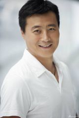 高清组图：任程伟全新写真 温暖笑容显型男本色