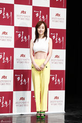 独家高清：金喜爱刘亚仁《密会》发布深情对视