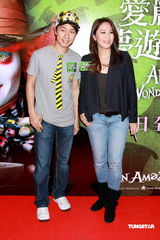 高清组图：众星观看《艾丽斯梦游仙境》首映 各展时尚风采