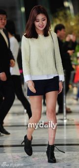 组图：金宇彬孙贤周等参加崔元英沈伊英婚礼