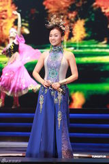 组图：陈思思开唱人气火爆 曾志伟主持twins任嘉宾