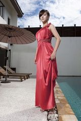 组图：韩星李彩英新写真性感惹火 优雅又不失俏皮