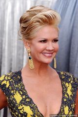 高清组图：南希-奥德尔深V礼服闪亮打头阵