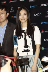 组图：姚晨范冰冰等众星清爽现身给宅男颁奖