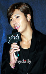 组图：韩国恐怖片《寄生灵》宣传 韩恩贞孝敏亮相