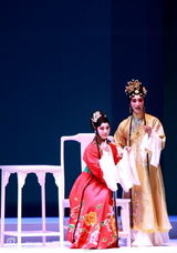 幻灯图：《怜香伴》终登台 关锦鹏导昆曲像电影