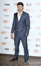 电影《新特警判官》首映 卡尔-厄本携奥莉薇亮相