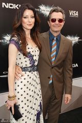 组图：新《蝙蝠侠》首映群星璀璨 海瑟薇宛如公主