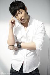 组图：韩立时尚写真 青春阳光帅气十足