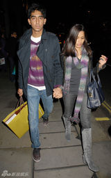 高清组图：《贫民富翁》情侣伦敦秀浪漫