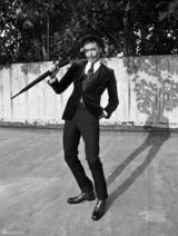 高清图：胡兵诠释时尚怀旧风 诙谐演绎超现实