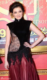 组图：《私人订制》首映 女星为搏版面无下限