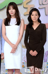 组图：金雅中等捧场慈善节目 SISTAR孝琳落泪